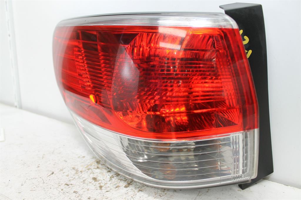 View Auto part Left Taillight Nissan Pathfinder 2014