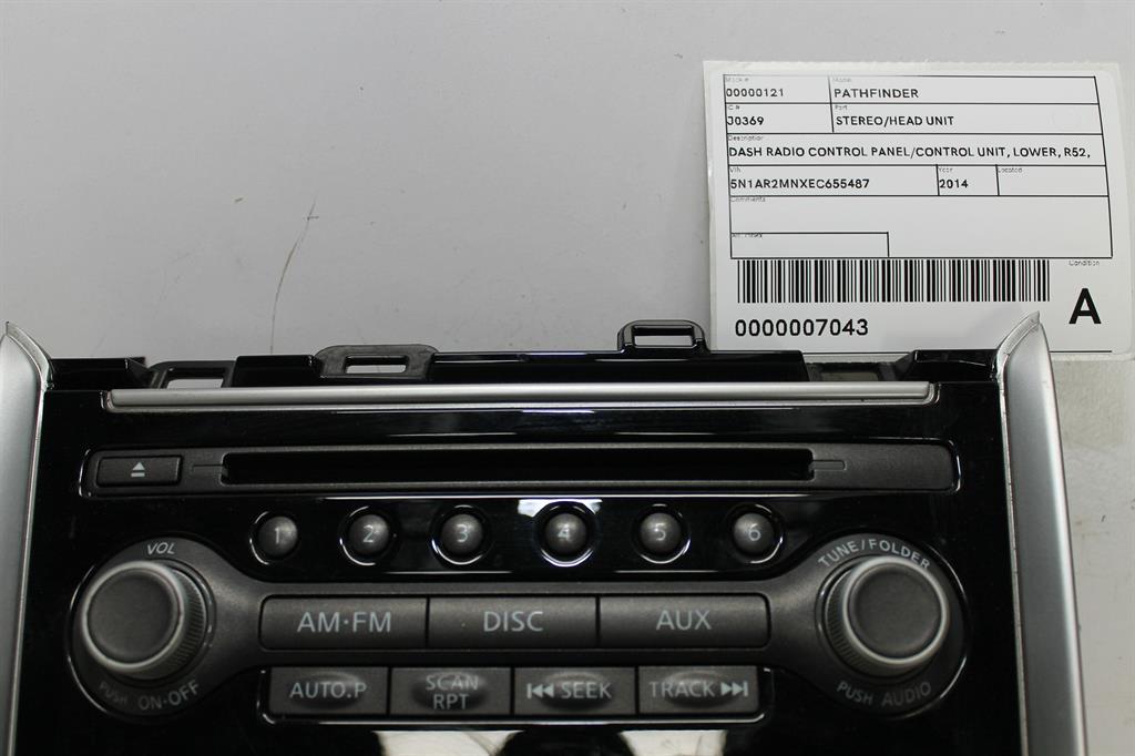 View Auto part Radio/Cd/Dvd/Sat/Tv Nissan Pathfinder 2014