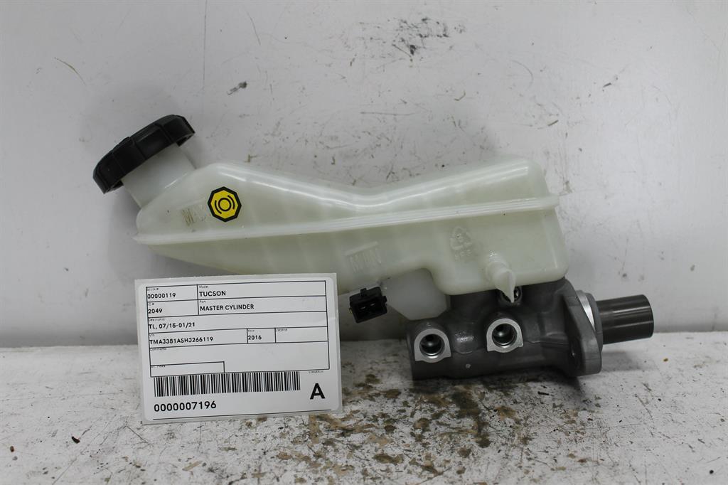 View Auto part Master Cylinder Hyundai Tucson 2016