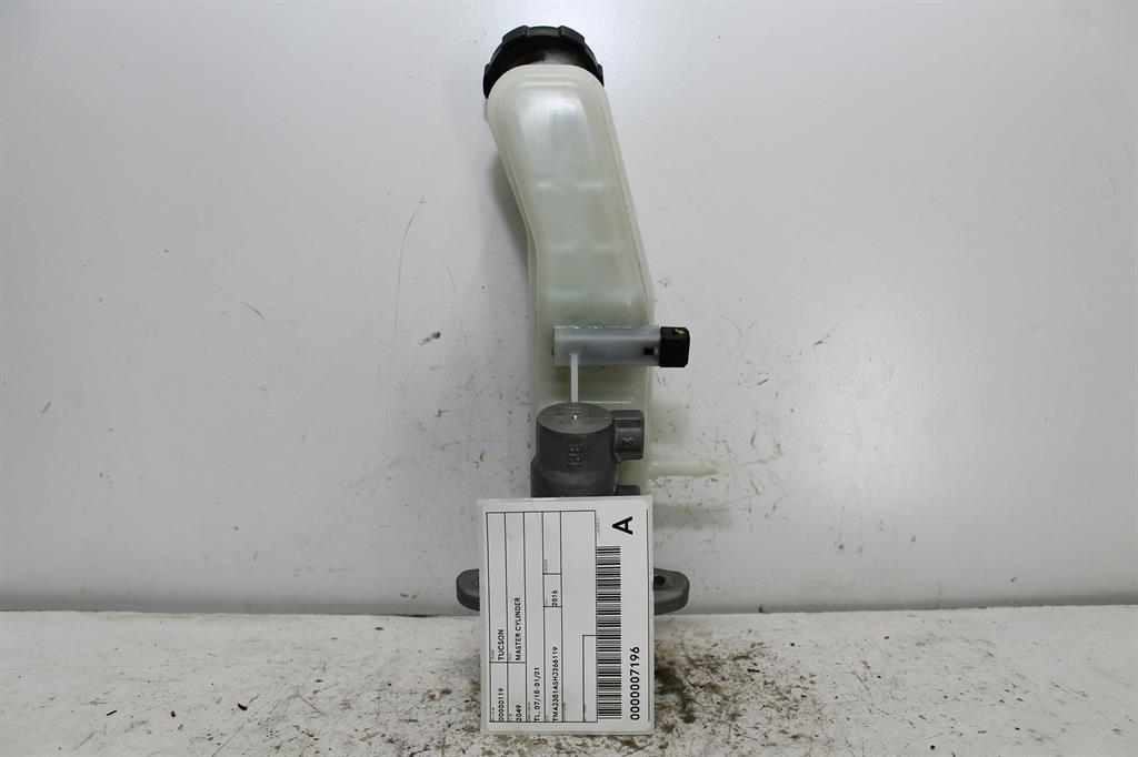 View Auto part Master Cylinder Hyundai Tucson 2016
