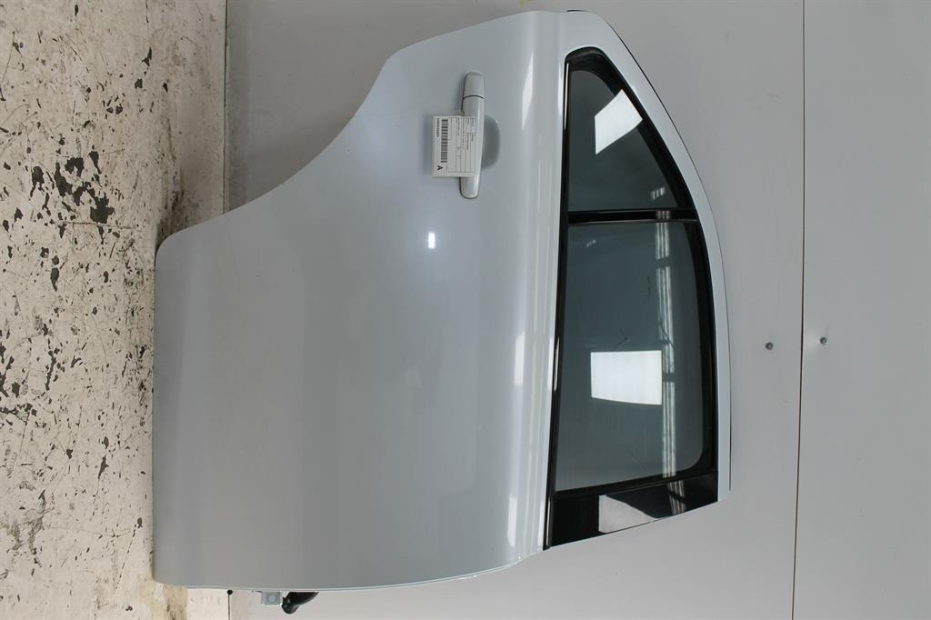 View Auto part Right Rear Door Sliding Suzuki Kizashi 2011
