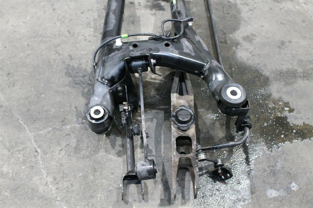 View Auto part Left Rear Trailing Arm Suzuki Kizashi 2011