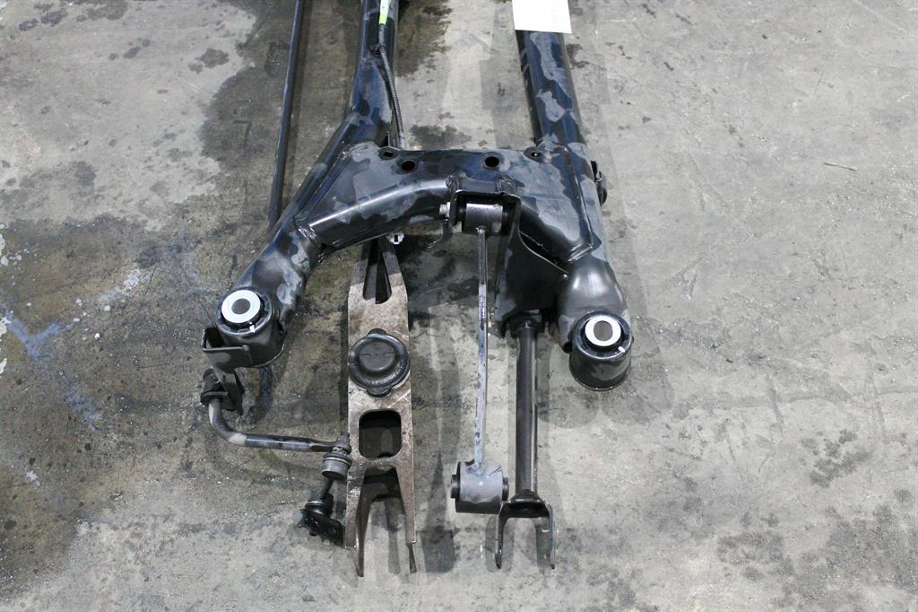 View Auto part Right Rear Trailing Arm Suzuki Kizashi 2011