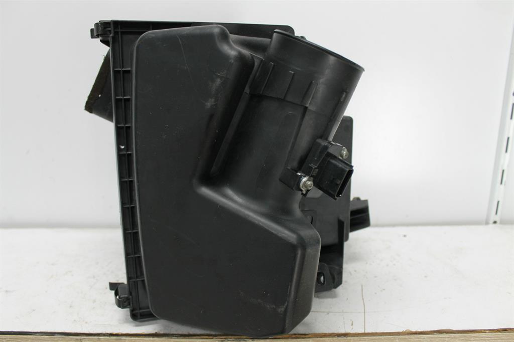 2014 Nissan Pathfinder Air Cleaner/Box View Auto part Air Cleaner/Box Nissan Pathfinder 2014