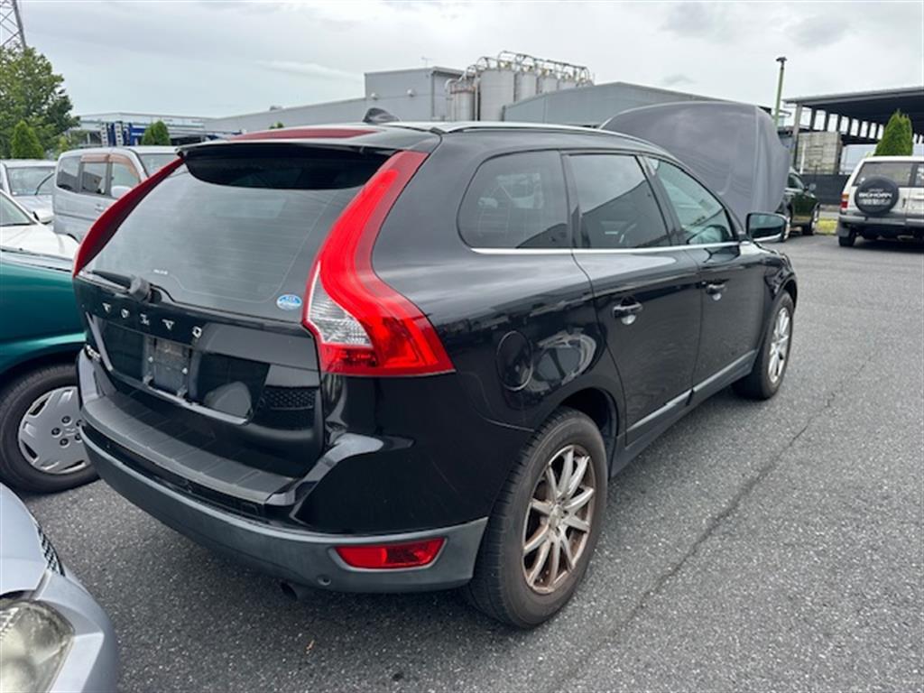 View Auto part A/C Condenser Volvo Xc60 2011