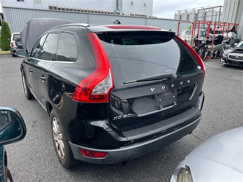 View Auto part A/C Condenser Volvo Xc60 2011