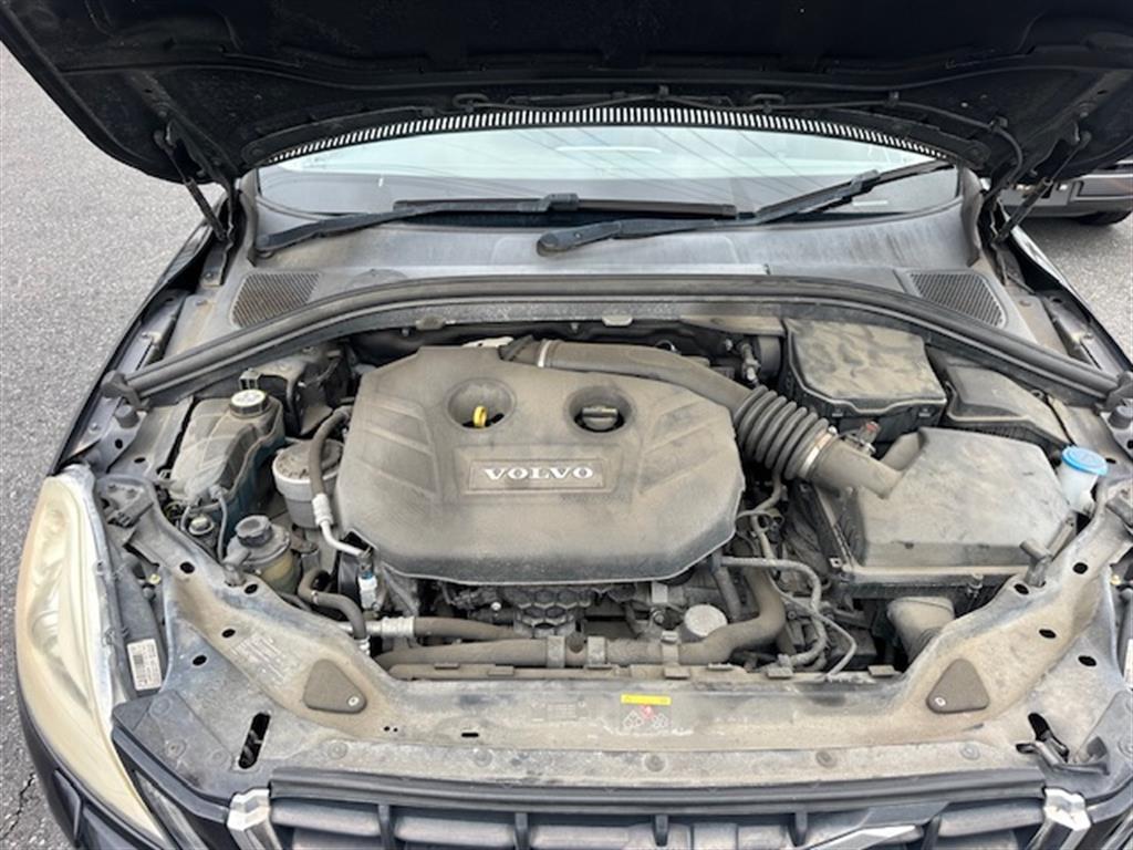 View Auto part A/C Condenser Volvo Xc60 2011