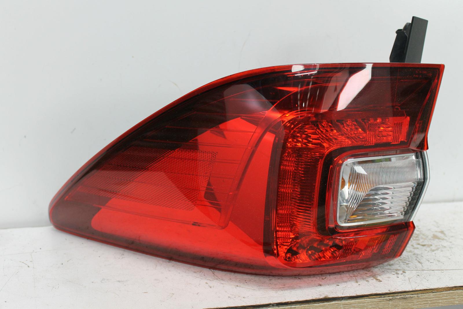 2016 Subaru Outback Right Taillight View Auto part Right Taillight Subaru Outback 2016