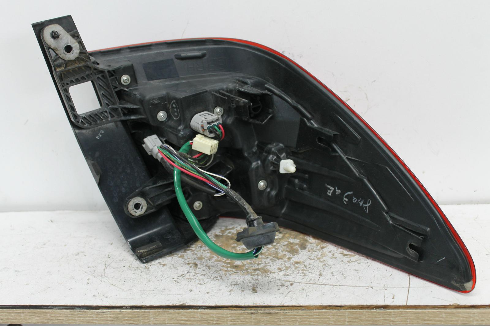 2016 Subaru Outback Right Taillight View Auto part Right Taillight Subaru Outback 2016