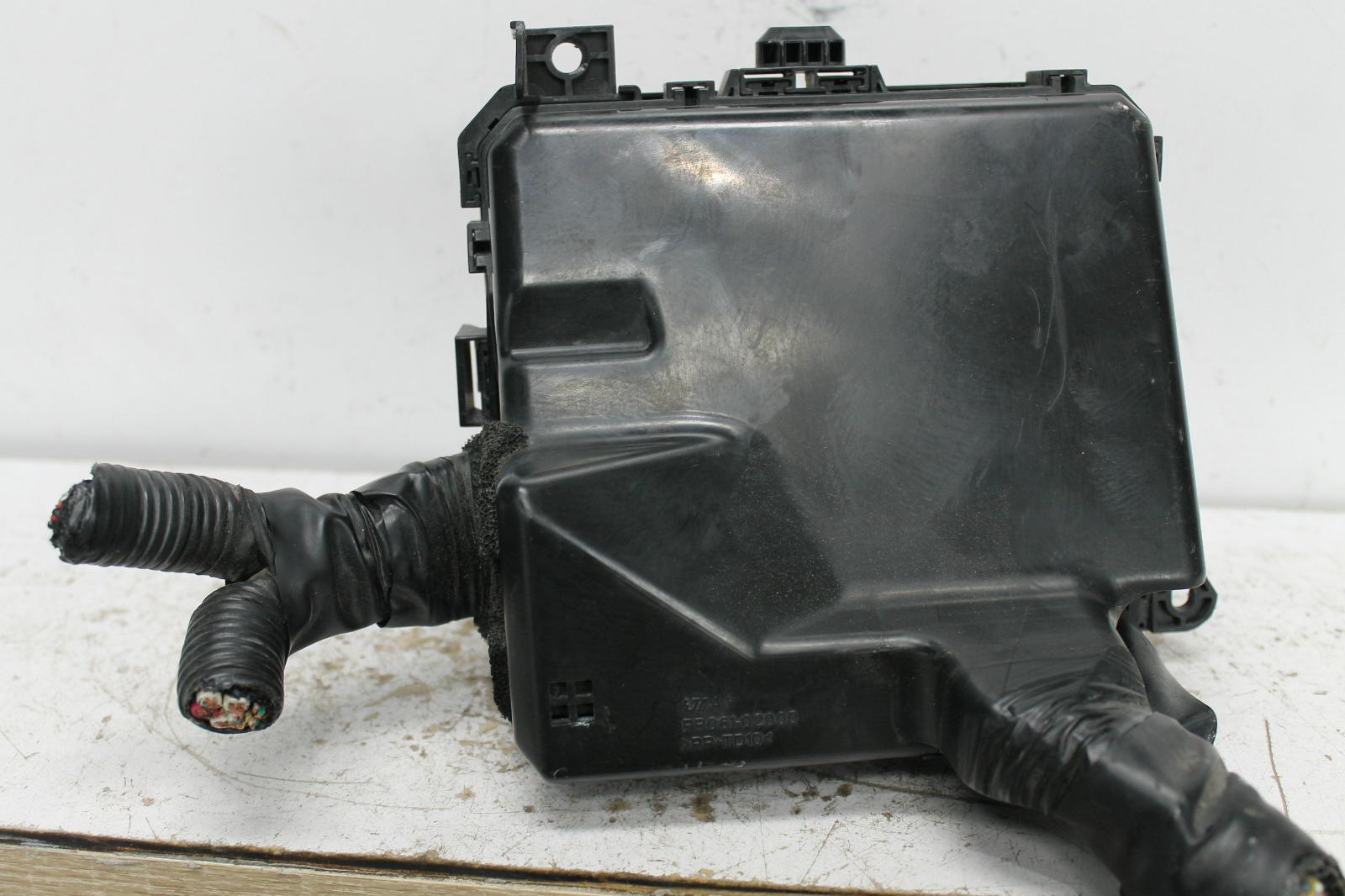 View Auto part Fuse Box Mitsubishi Outlander 2006