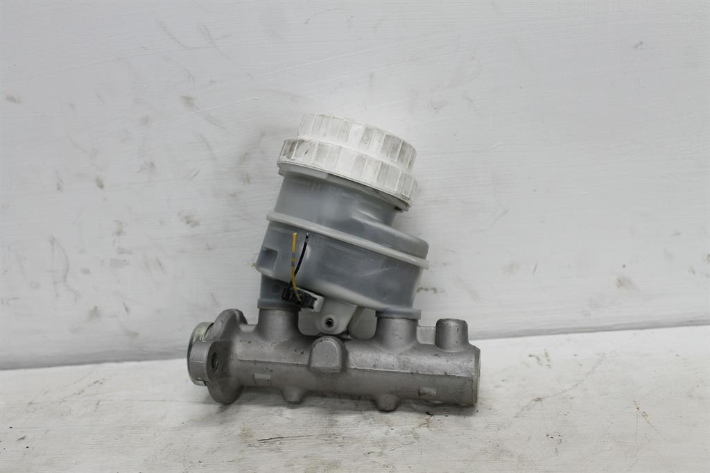 View Auto part Master Cylinder Mitsubishi Triton 2009