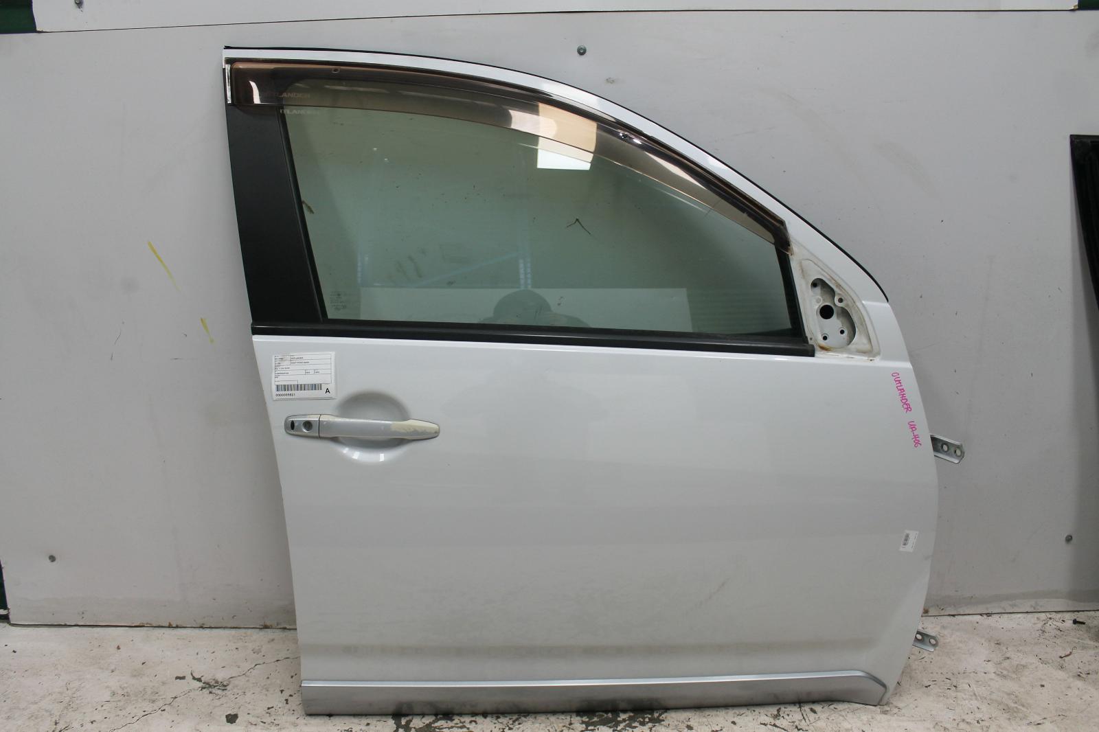 View Auto part Right Front Door Mitsubishi Outlander 2006