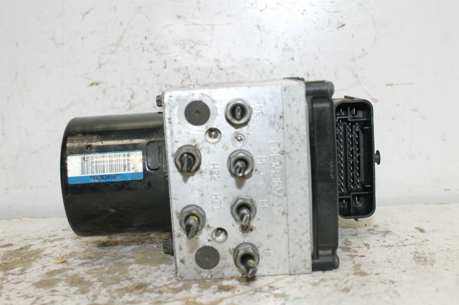 2006 Volkswagen Passat Abs Pump/Modulator View Auto part Abs Pump/Modulator Volkswagen Passat 2006