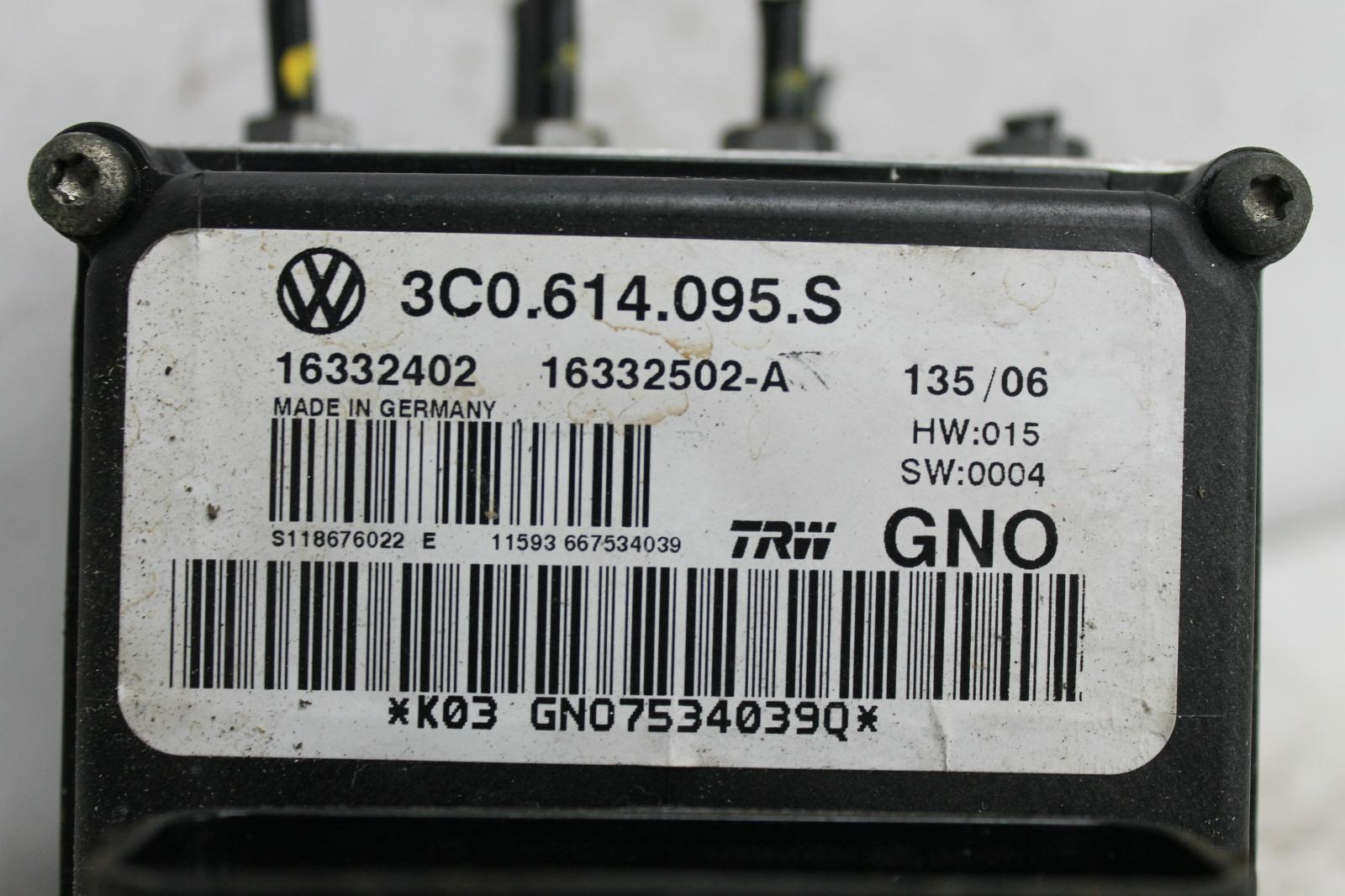 2006 Volkswagen Passat Abs Pump/Modulator View Auto part Abs Pump/Modulator Volkswagen Passat 2006