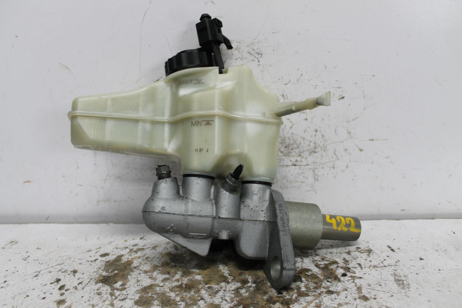 View Auto part Master Cylinder Volkswagen Passat 2006