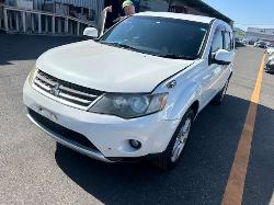 View Auto part Left Front Door Mitsubishi Outlander 2006