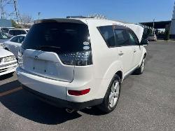 View Auto part Left Front Door Mitsubishi Outlander 2006