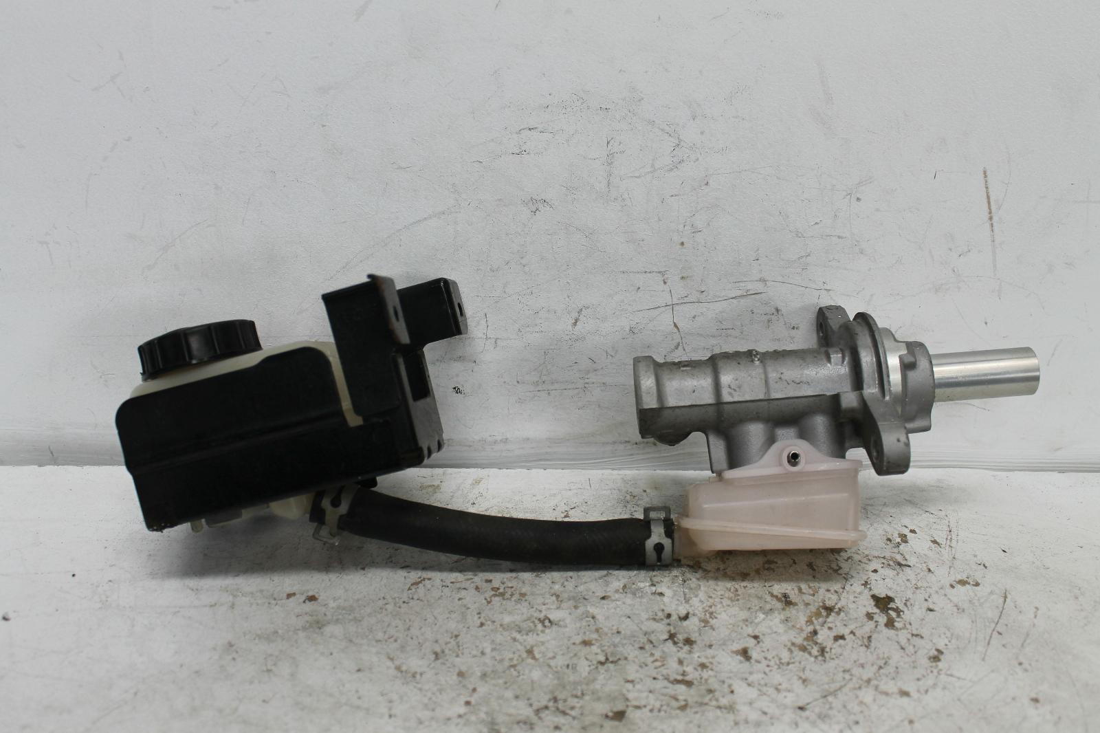 View Auto part Master Cylinder Mazda Cx7 2007