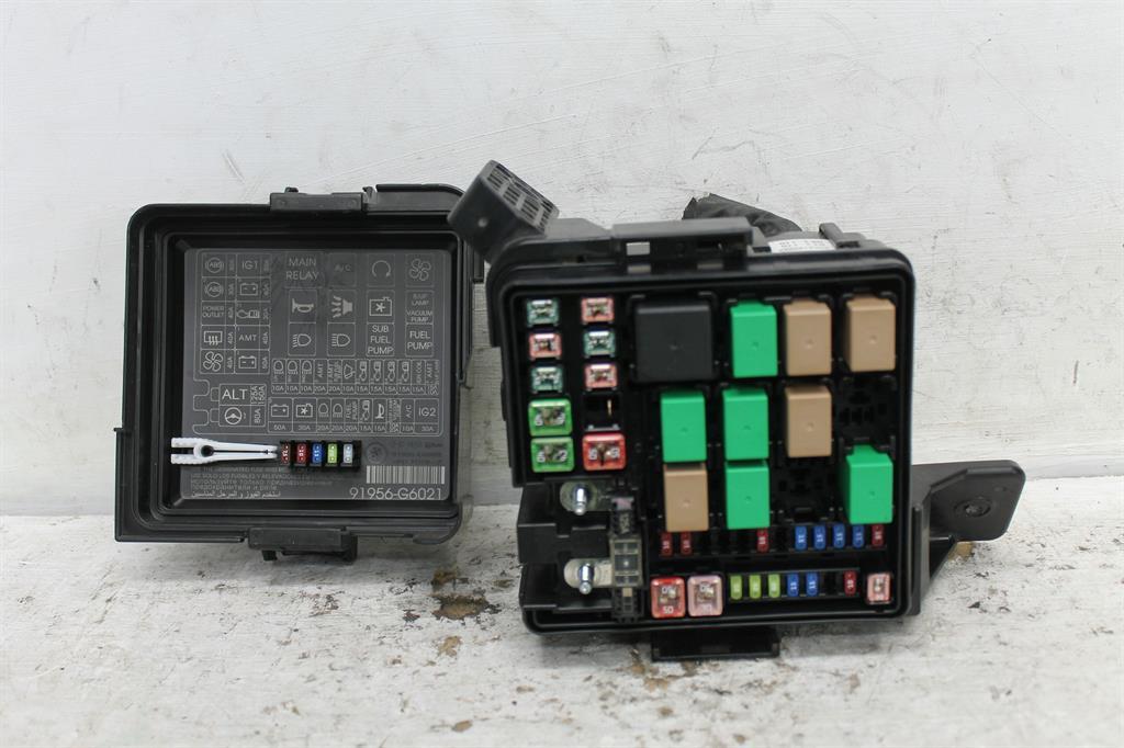 View Auto part Fuse Box Kia Picanto 2023