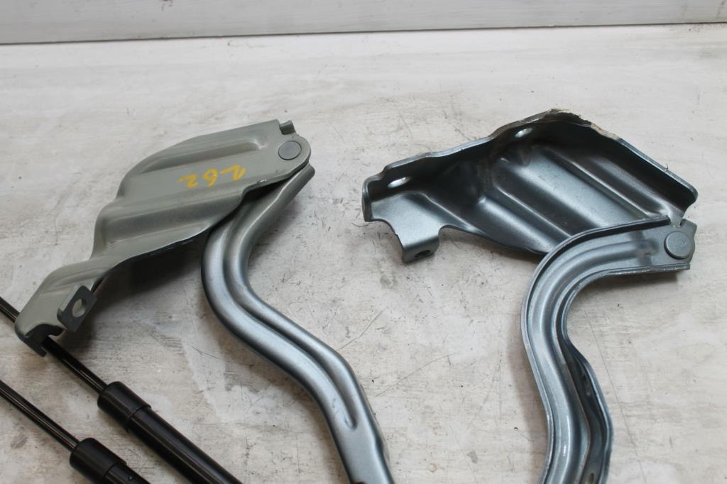 View Auto part Bonnet Hinge/Strut Great Wall Cannon Ute 2022