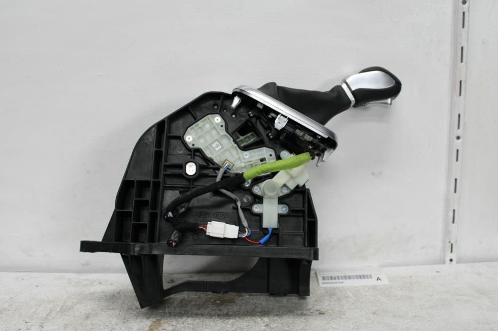 View Auto part Gear Stick/Shifter Hyundai Staria 2024