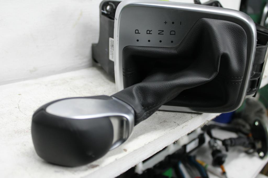 View Auto part Gear Stick/Shifter Hyundai Staria 2024