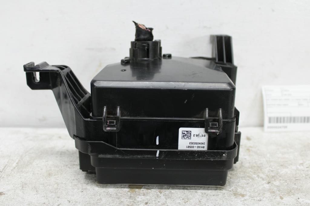 View Auto part Fuse Box Hyundai Staria 2024
