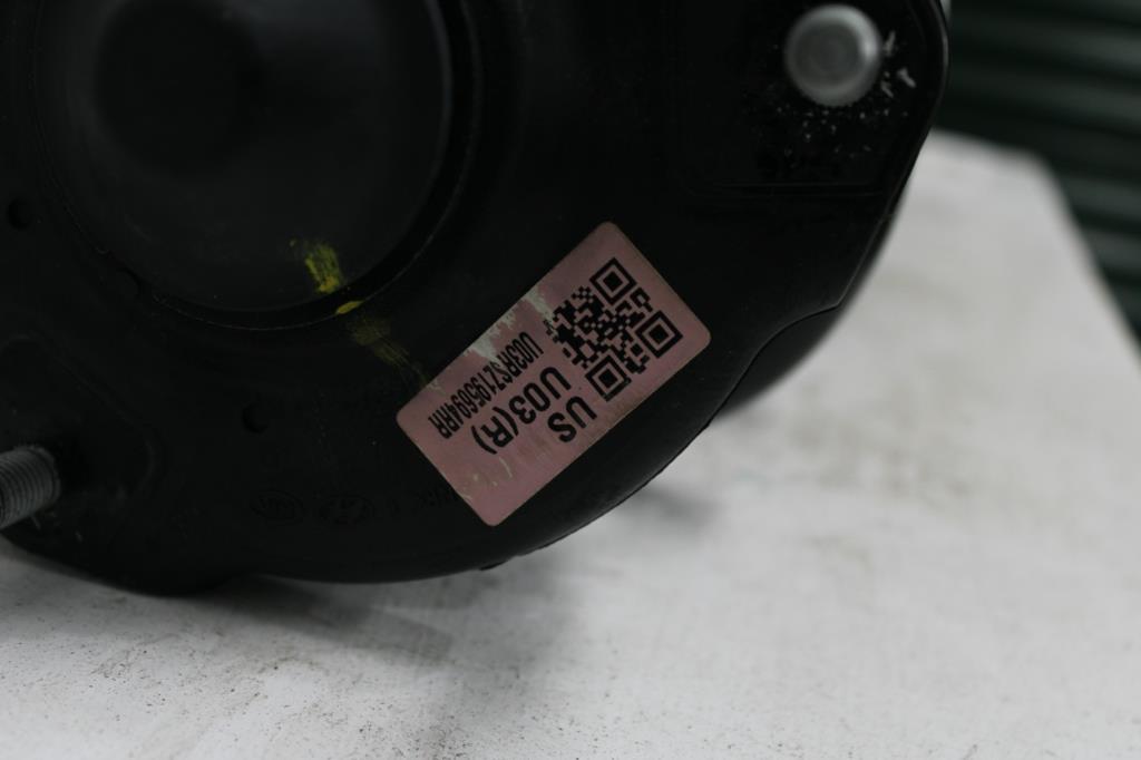 View Auto part Right Front Strut Hyundai Staria 2024