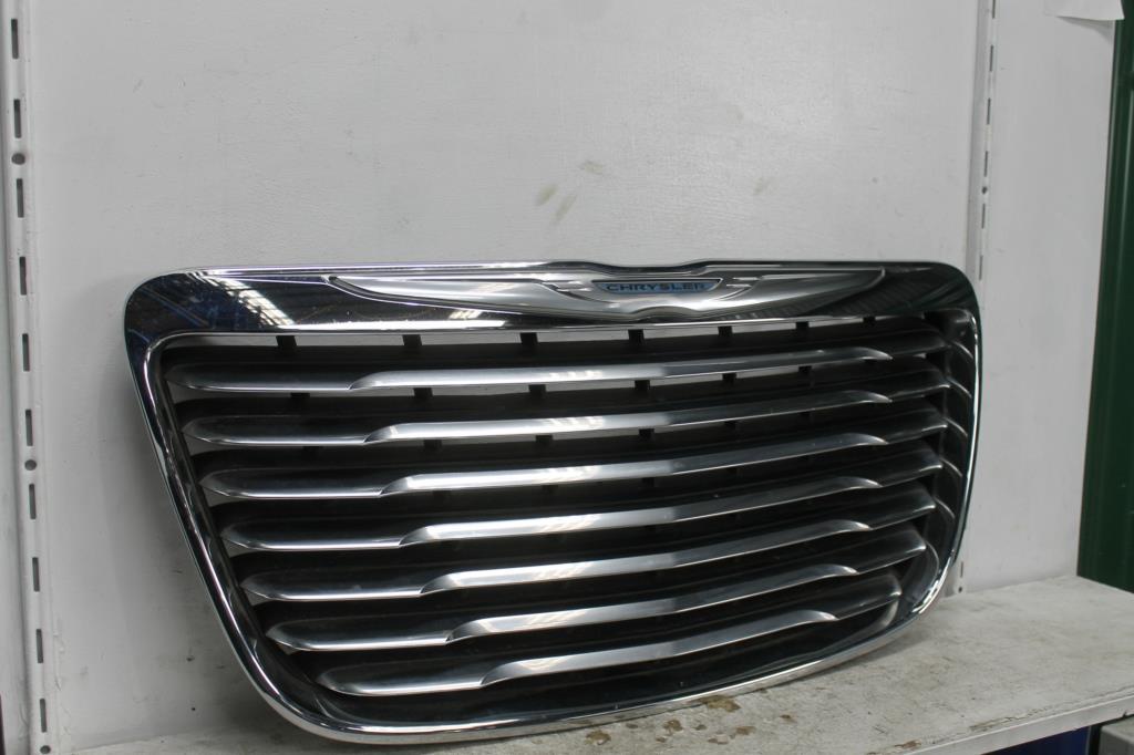 View Auto part Grille Chrysler 300c 2012