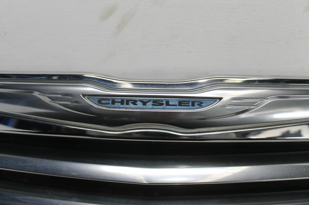 View Auto part Grille Chrysler 300c 2012