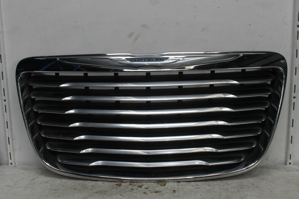 View Auto part Grille Chrysler 300c 2012