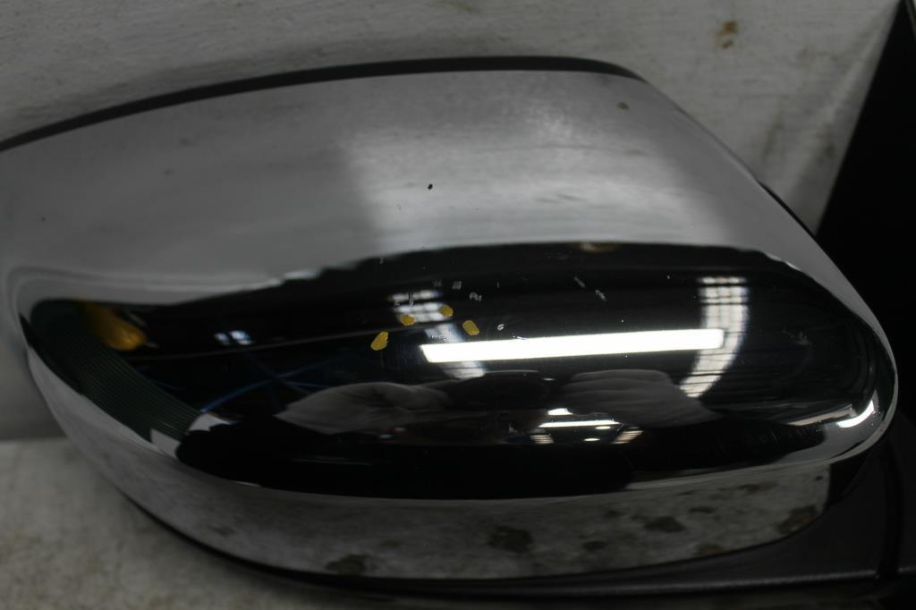 View Auto part Right Door Mirror Chrysler 300c 2012