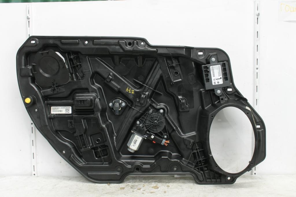 View Auto part Left Front Window Reg/Motor Chrysler 300c 2012