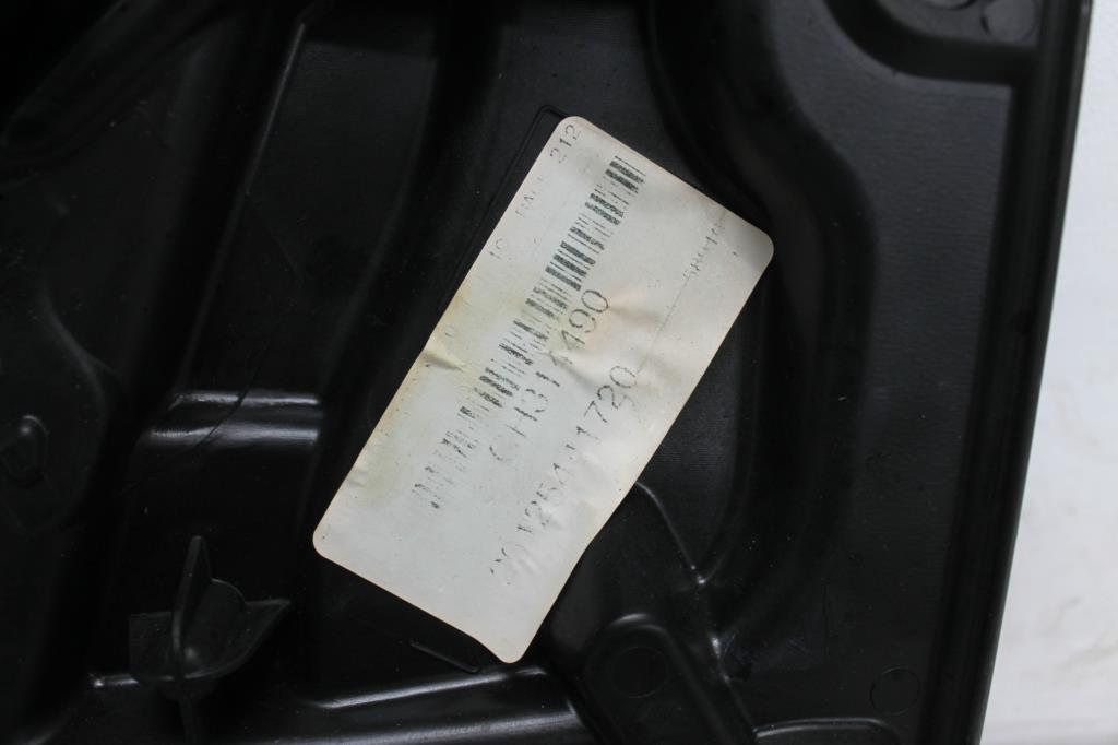 View Auto part Left Rear Wnd Reg/Motor Chrysler 300c 2012