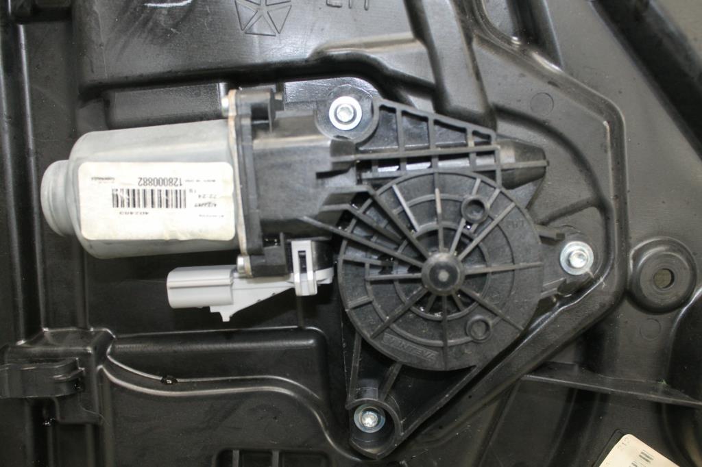View Auto part Left Rear Wnd Reg/Motor Chrysler 300c 2012