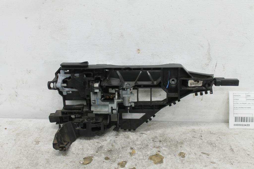 View Auto part Door Handle Chrysler 300c 2012