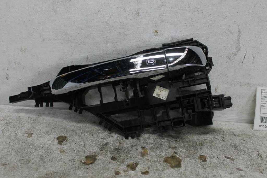 View Auto part Door Handle Chrysler 300c 2012