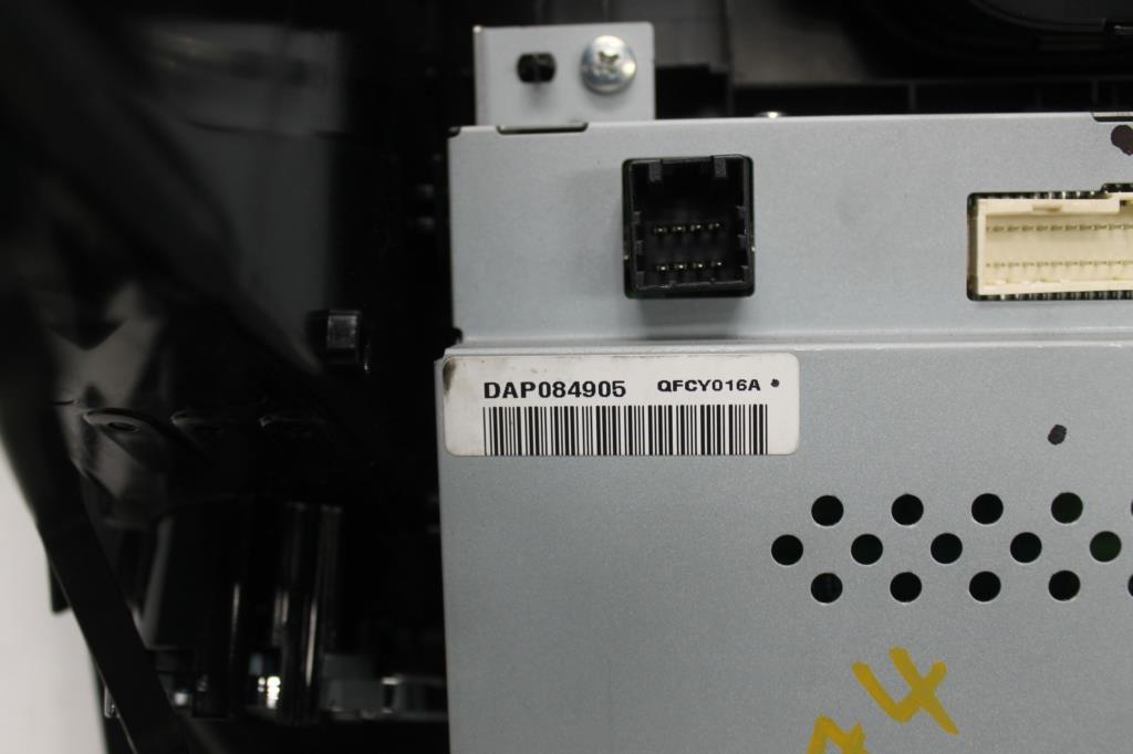 View Auto part Radio/Cd/Dvd/Sat/Tv Chrysler 300c 2012