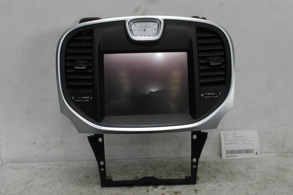View Auto part Radio/Cd/Dvd/Sat/Tv Chrysler 300c 2012