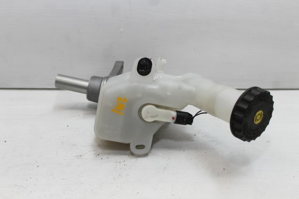 View Auto part Master Cylinder Mitsubishi Outlander 2014