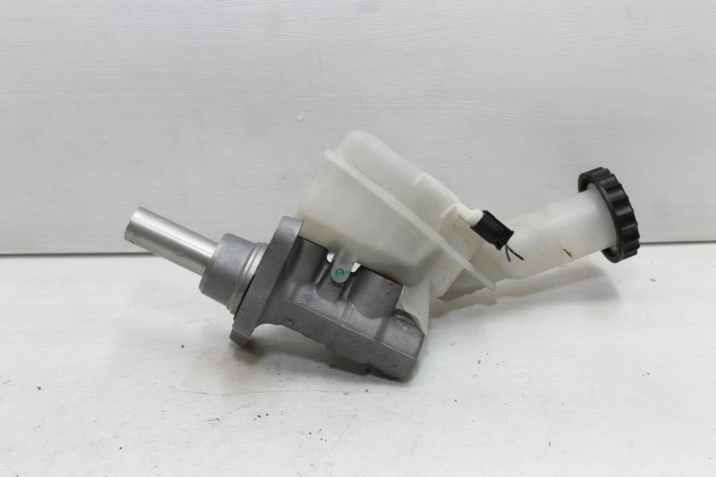 View Auto part Master Cylinder Mitsubishi Outlander 2014