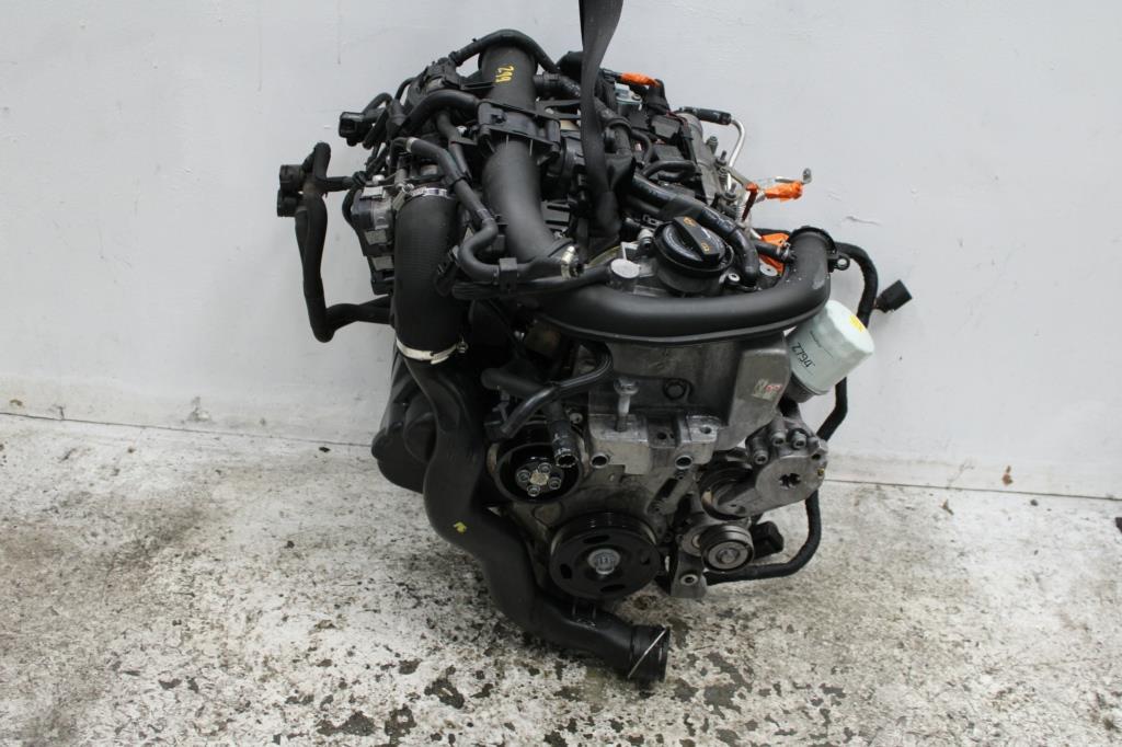 View Auto part Engine Volkswagen Golf 2010