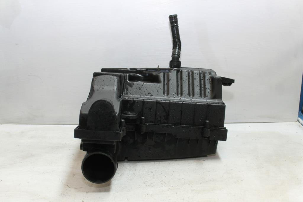 View Auto part Air Cleaner/Box Volkswagen Golf 2010