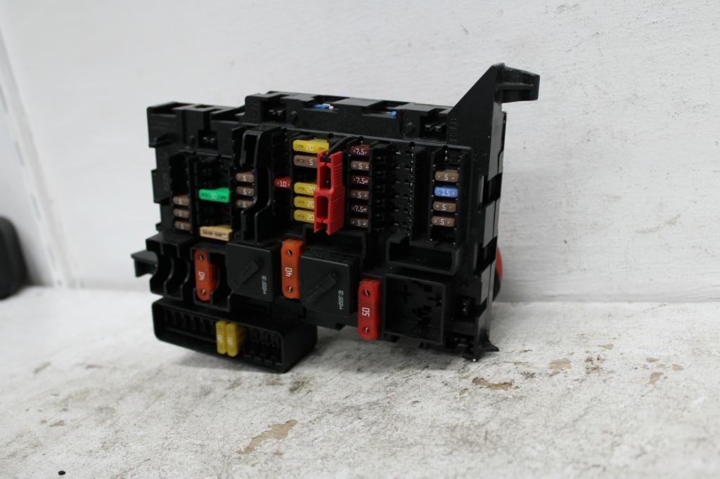 View Auto part Fuse Box Mini Cooper 2015