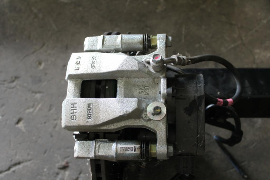 View Auto part Caliper Hyundai Staria 2024