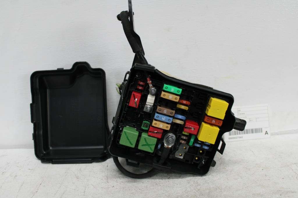 View Auto part Fuse Box Peugeot 208 2017