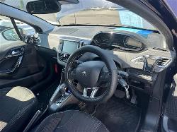 View Auto part Fuse Box Peugeot 208 2017